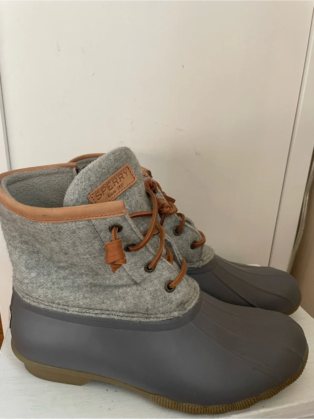 Sperry Gray and Brown Wool-Trim Duck Boots Size 9